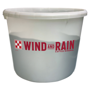 Purina Wind and Rain Clearview Cattle Mineral Tub