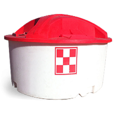 White plastic tub with red lid. Purina Accuration Range Liquid 12% Fat.